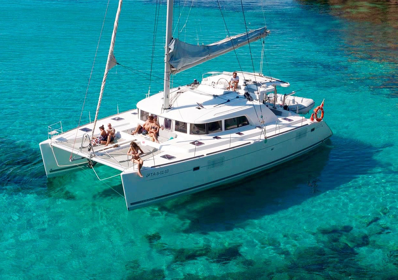 CRUISE BY CATAMARAN IN RHODES